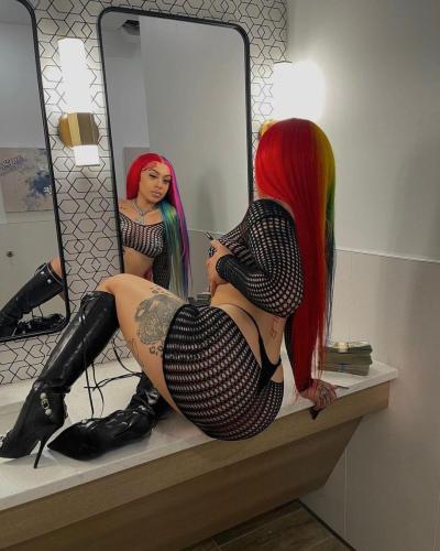 Hot lightsking girl with big booty